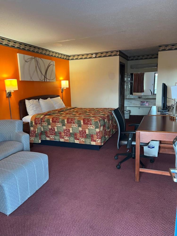 Deluxe Single Room interior